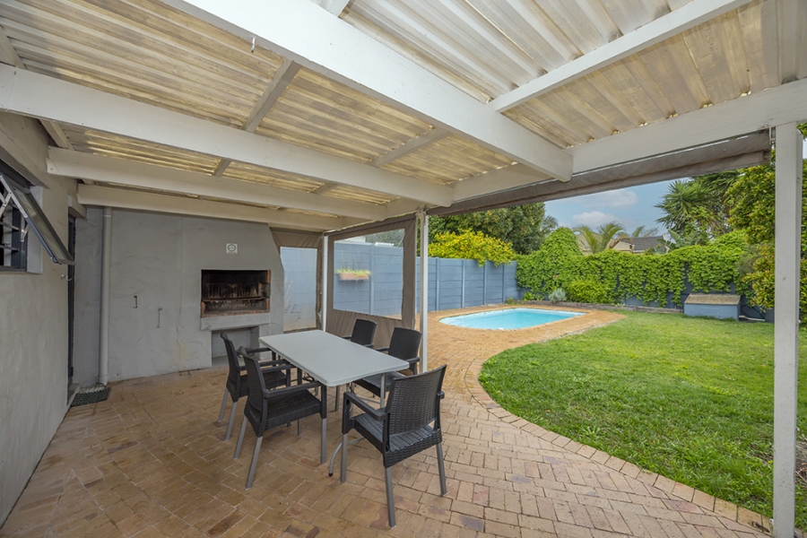 4 Bedroom Property for Sale in Edgemead Western Cape